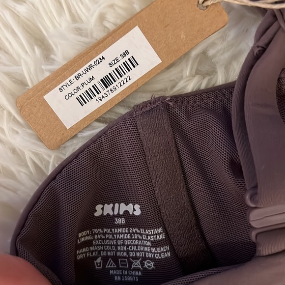 SKIMS FITS EVERYBODY T-SHIRT BRA plum - Picture 4 of 4